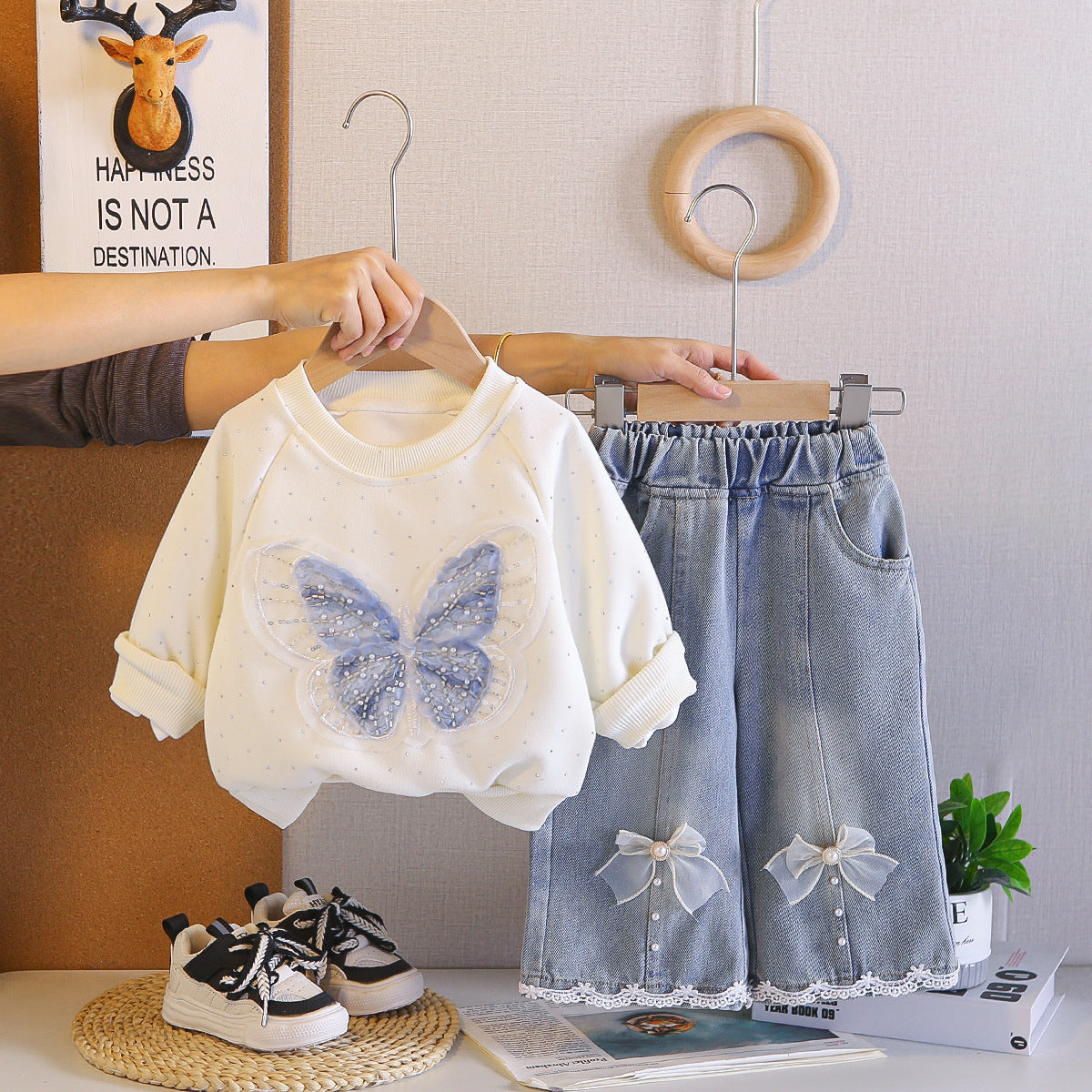 Spring Style Baby Butterfly Round Neck Sweatshirt Set 2026 New Casual Stylish Long-Sleeve Long Pants Two-Piece Set for Girls