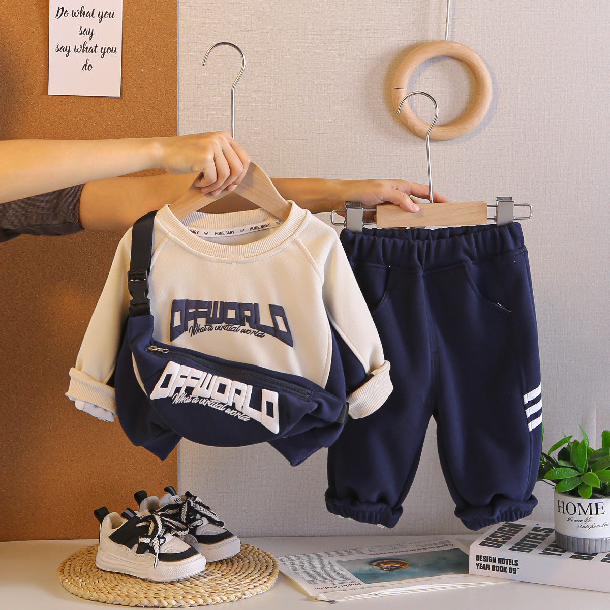 2026 Korean-style autumn sweatshirt and bag set, stylish boys' spring and autumn clothing, toddler two-piece outfit, trendy wholesale