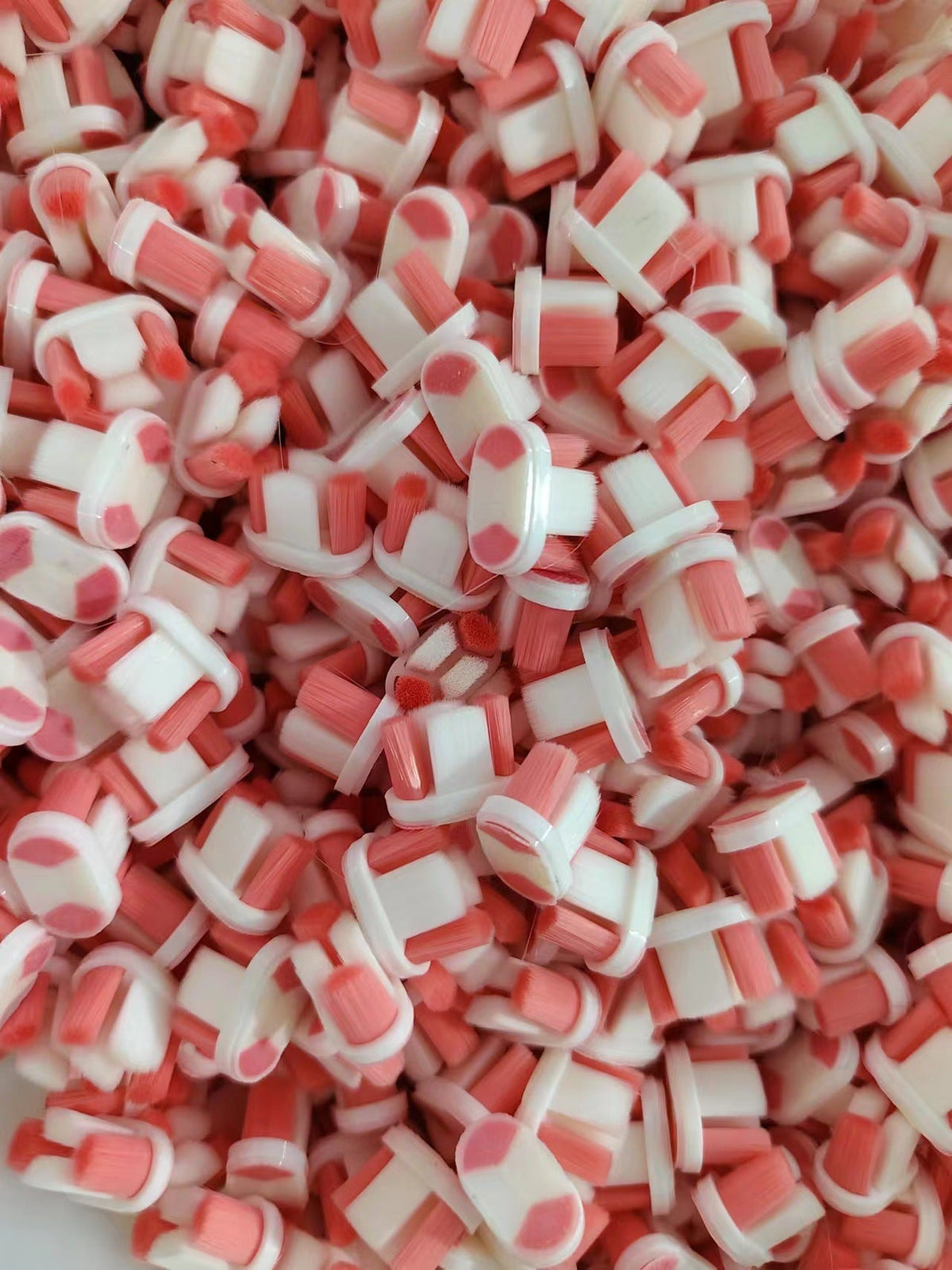 Manufacturer Wholesales Candy-Colored Toothbrushes and Toothpaste with Soft Bristles Suitable for Children Aged 2-12
