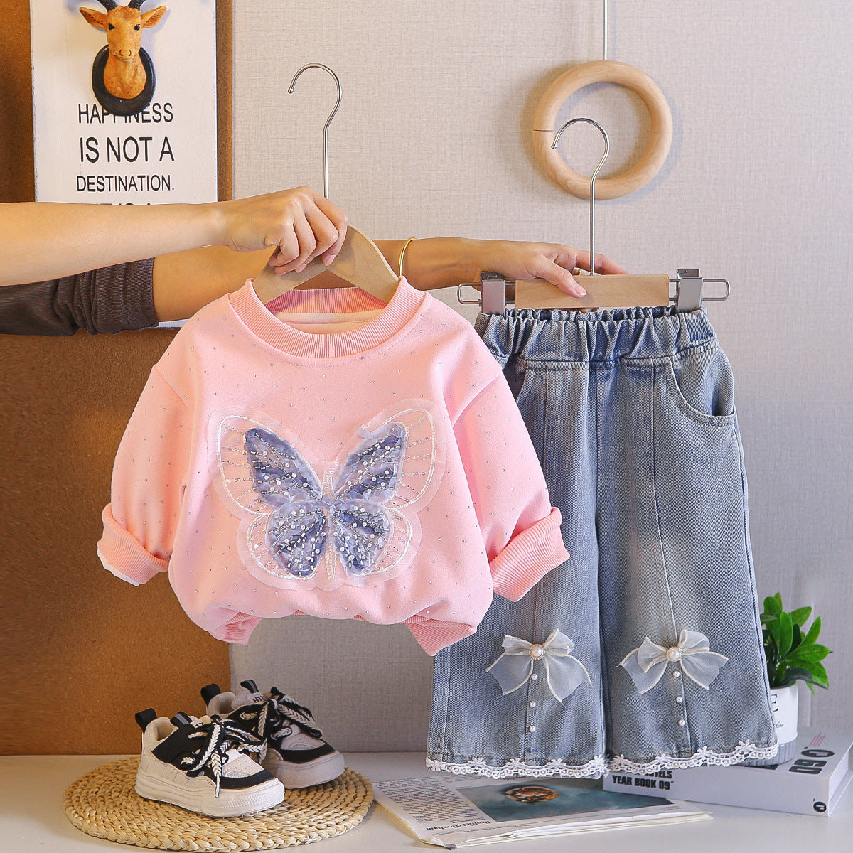 Spring Style Baby Butterfly Round Neck Sweatshirt Set 2026 New Casual Stylish Long-Sleeve Long Pants Two-Piece Set for Girls