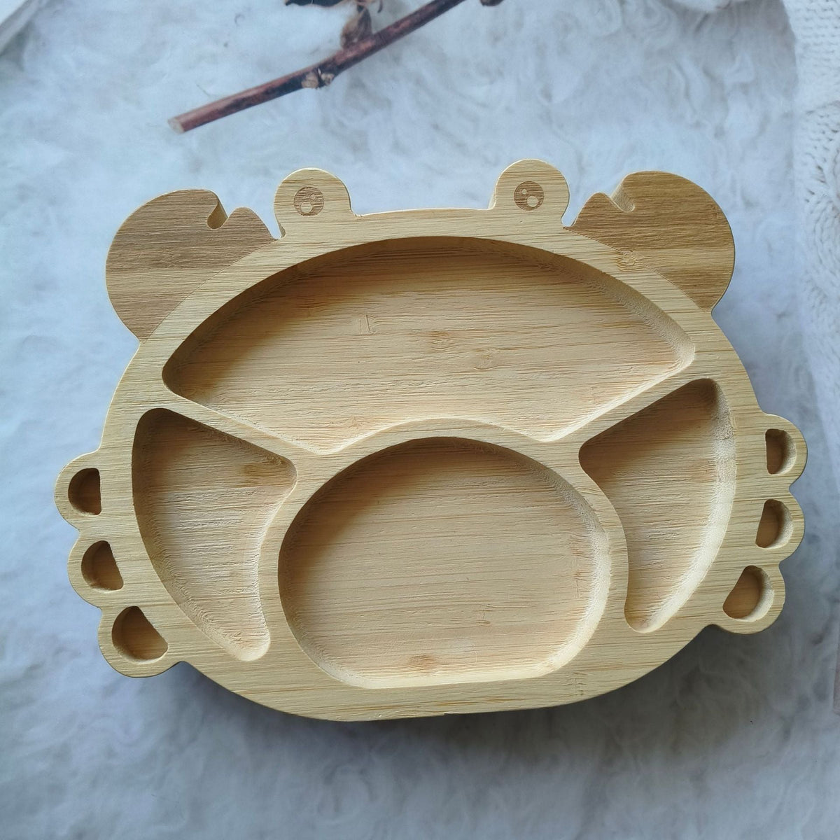 Bamboo and wood plate children's suction cup one-piece compartment wholesale baby food supplement tableware cartoon bear shape food supplement plate