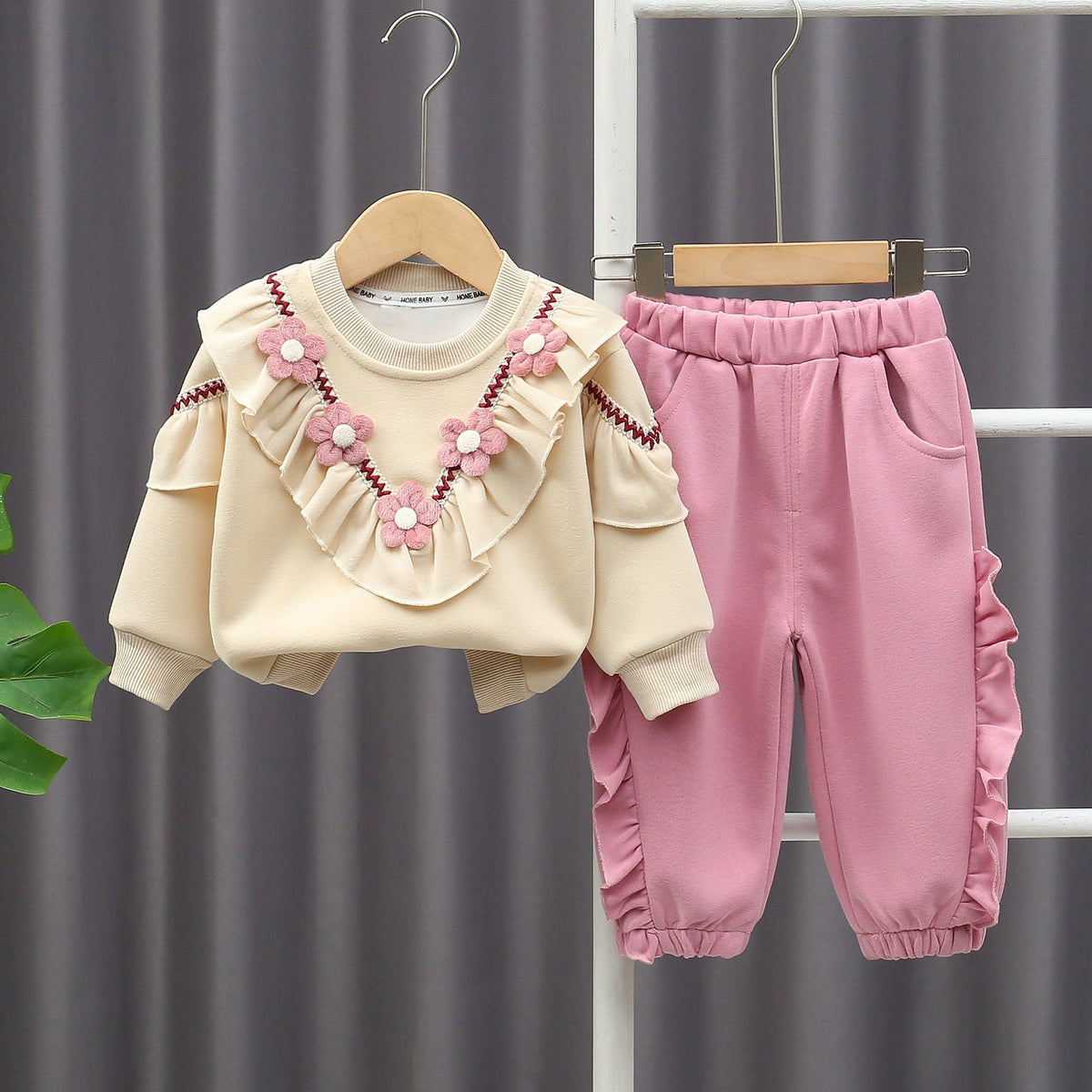 Girls Autumn suit Spring and Autumn 2025 New Baby Clothes Western Style Baby Girl Fashionable Long Sleeve Sweatshirt Two-Piece Set