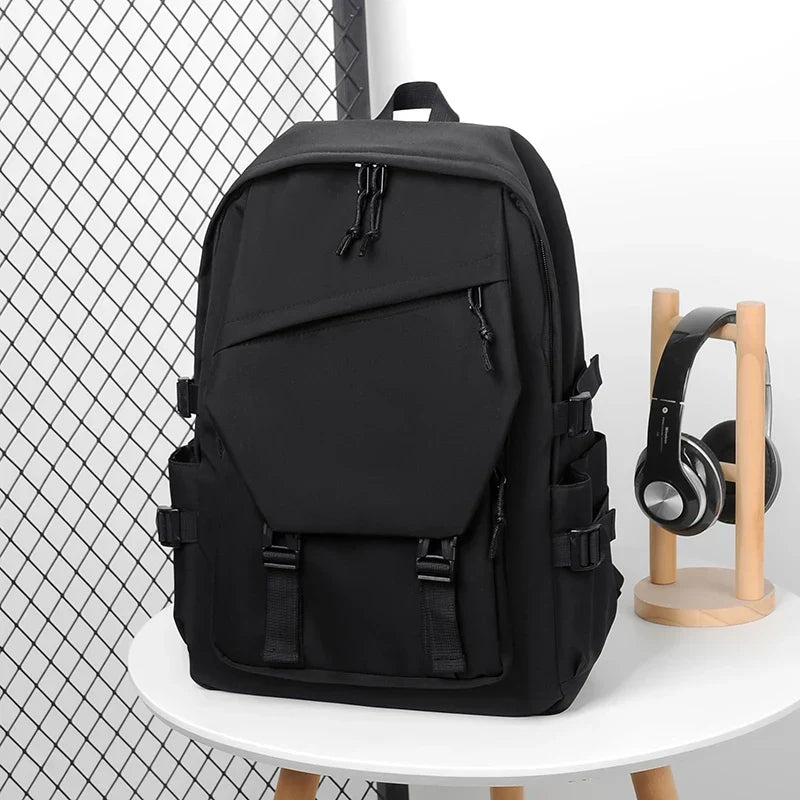 Simple solid color backpack, travel backpack, plenty of storage space, very suitable for commuting, school, work and going