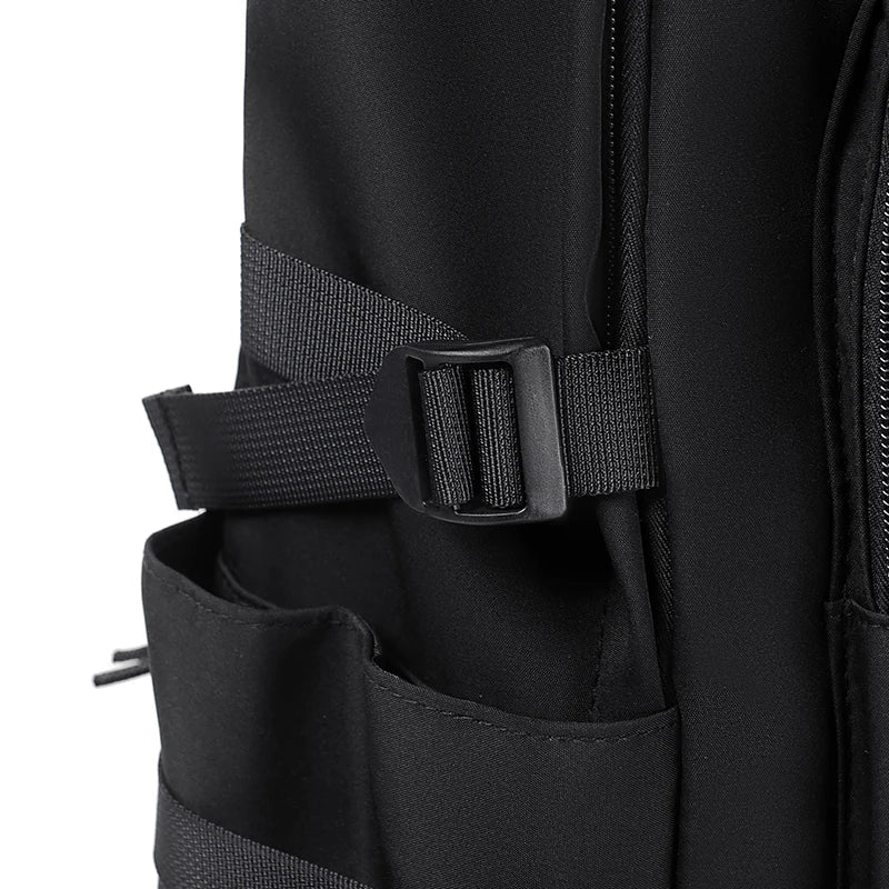 Simple solid color backpack, travel backpack, plenty of storage space, very suitable for commuting, school, work and going