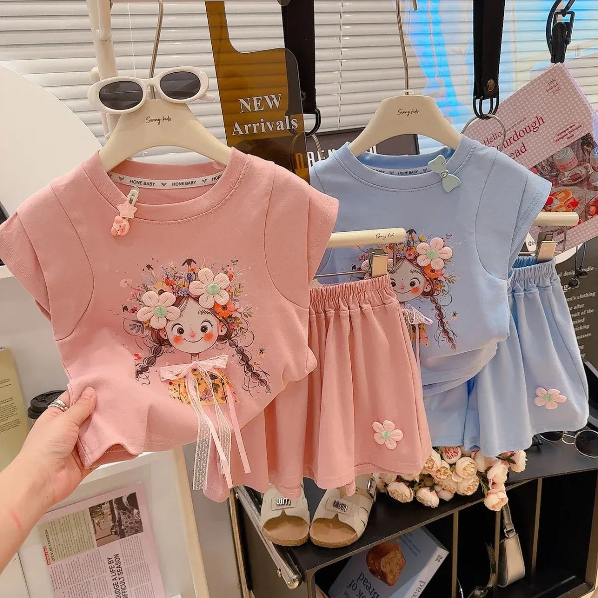 Korean Fresh Style Summer Set Cute Short Sleeve Top & High-Waist Shorts for Girls, 2-Piece Outfit - Mom & Kids